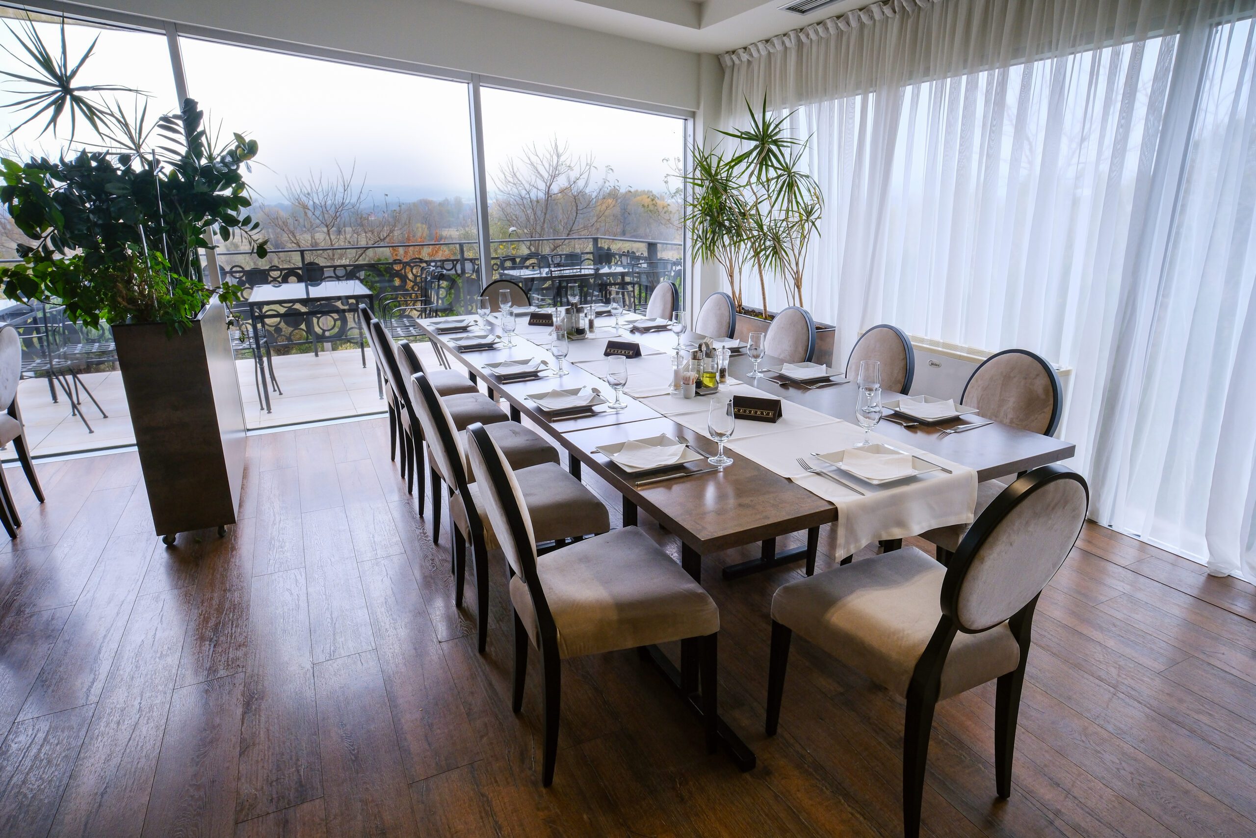 Restoran Restoran Hotel Crystal light