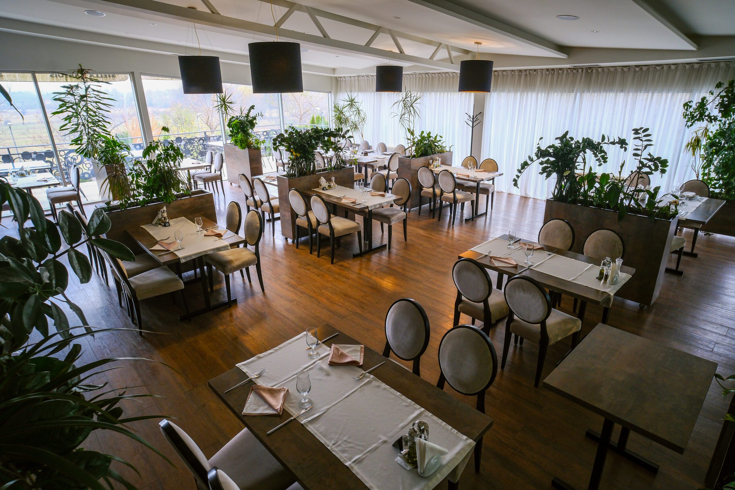 Restoran Restoran Hotel Crystal light
